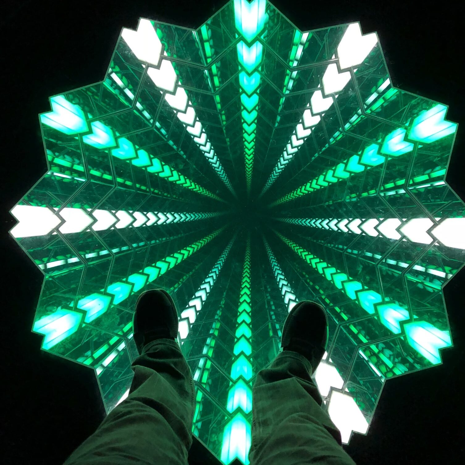 life-in-jb-sg-jb-live-play-work